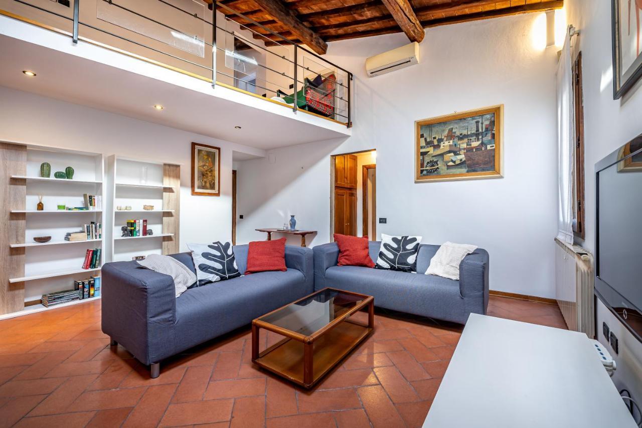 Yid Vellutini Apartment Florenz